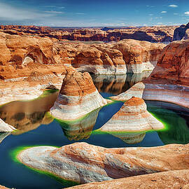 Lake Powell by Chen Su